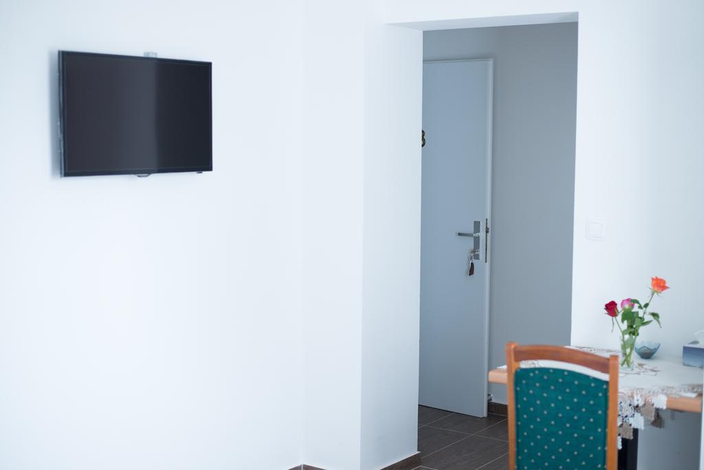 Cafe 168 Bed and Breakfast Wenen Kamer foto