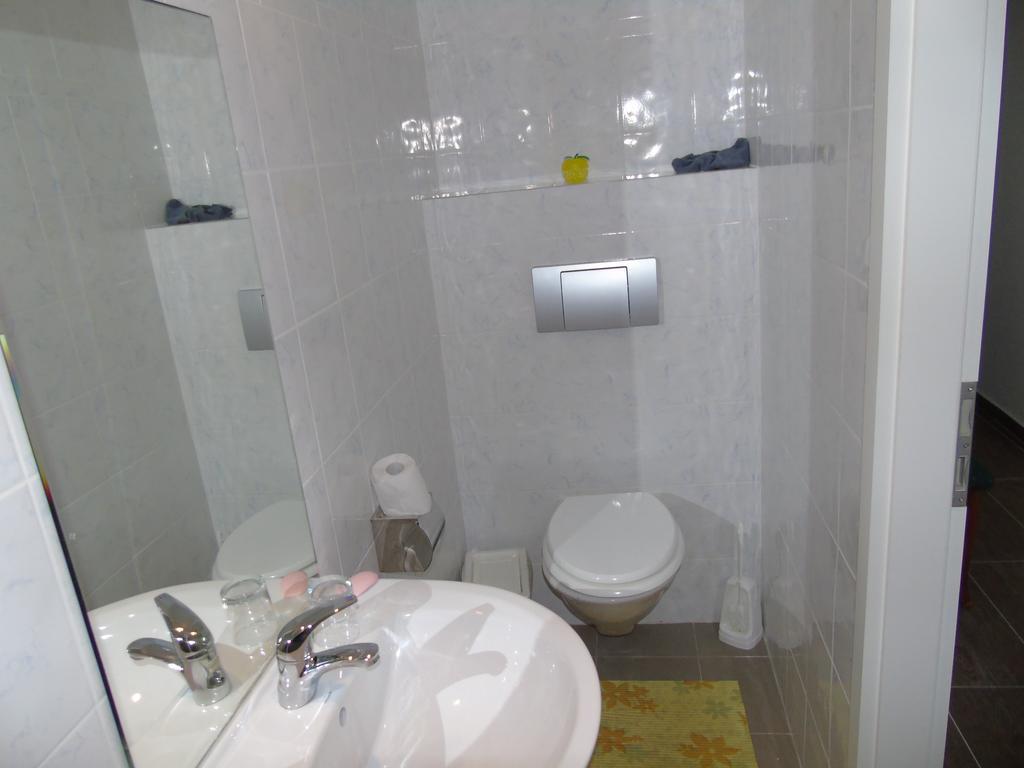 Cafe 168 Bed and Breakfast Wenen Kamer foto
