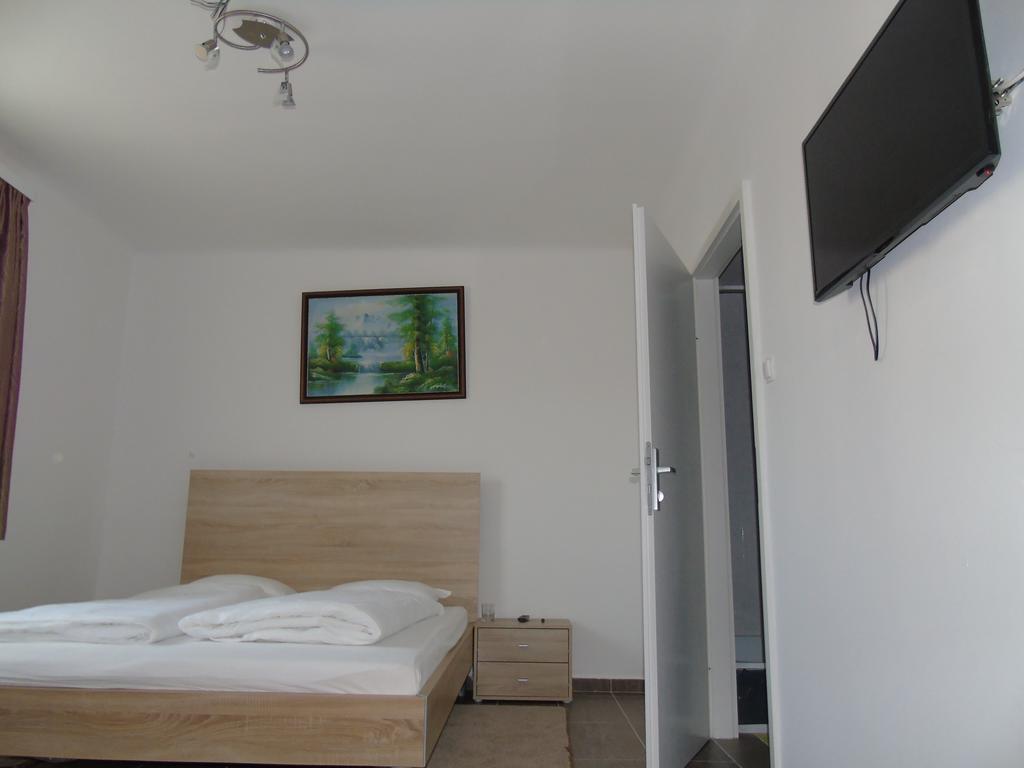 Cafe 168 Bed and Breakfast Wenen Kamer foto