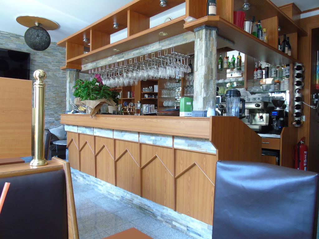 Cafe 168 Bed and Breakfast Wenen Buitenkant foto
