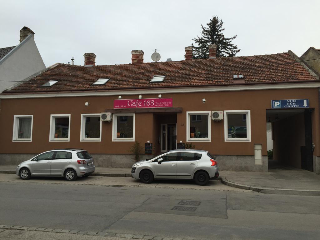 Cafe 168 Bed and Breakfast Wenen Buitenkant foto